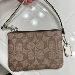 Coach wristlet wallet